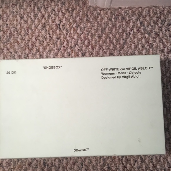 Off-White - Picture 5 of 6